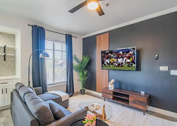 Apartment Amiable 2bd King Bed With Pool, Hot Tub, Gym, Parking Glendale