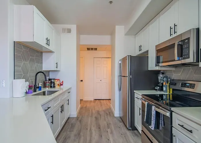 Amiable 2bd King Bed With Pool, Hot Tub, Gym, Parking Apartament