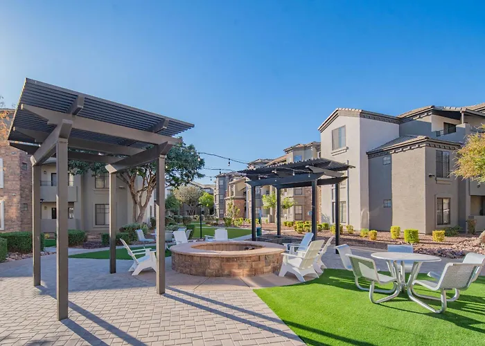 Amiable 2bd King Bed With Pool, Hot Tub, Gym, Parking * Glendale