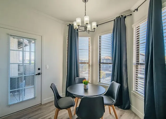 Apartment Amiable 2bd King Bed With Pool, Hot Tub, Gym, Parking *