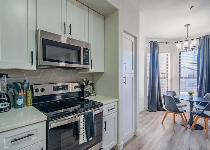 Amiable 2bd King Bed With Pool, Hot Tub, Gym, Parking Apartment