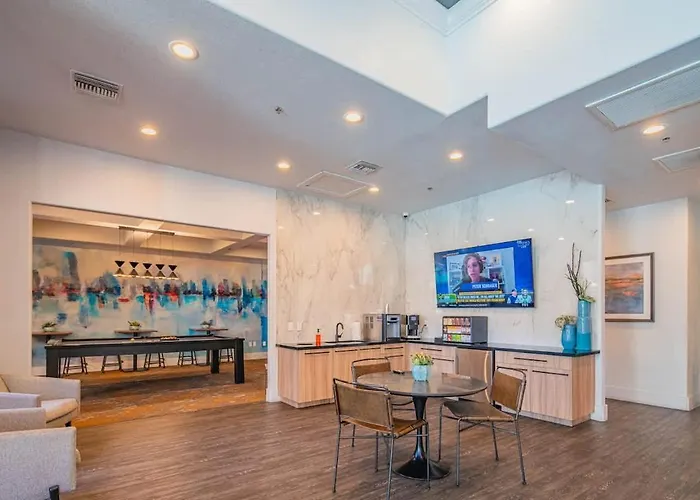 Apartment Amiable 2bd King Bed With Pool, Hot Tub, Gym, Parking *